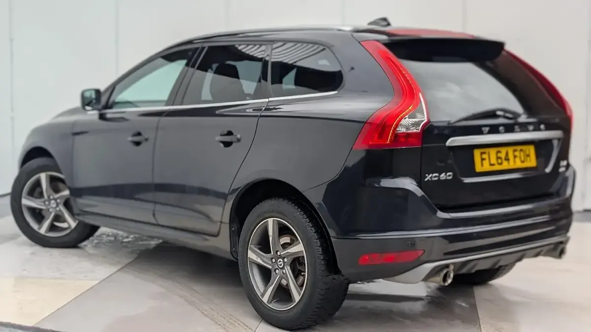 Used Volvo XC60 R-Design 181 HP (133 kW) 2014 Black SUV