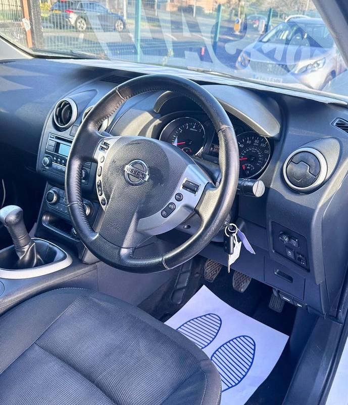 Used Nissan Qashqai Acenta 117 HP (86 kW) 2011 White SUV