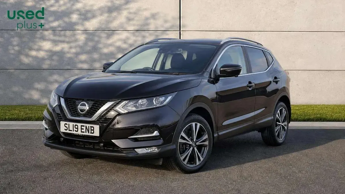 Used Nissan Qashqai N-Connecta 140 HP (102 kW) 2019 Black SUV