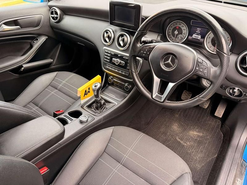 Used Mercedes A200 156 HP (114 kW) 2015 Blue Hatchback