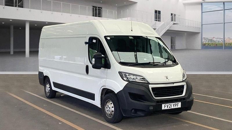 White Used 2021 Peugeot Boxer S Van | £10,990 (Good price) - Image 1/4