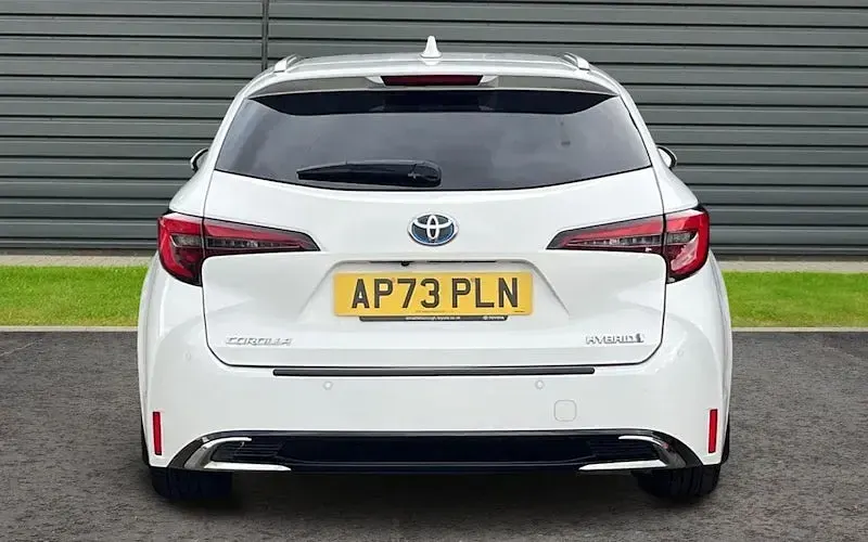 Used Toyota Corolla Design 140 HP (102 kW) 2026 Estate