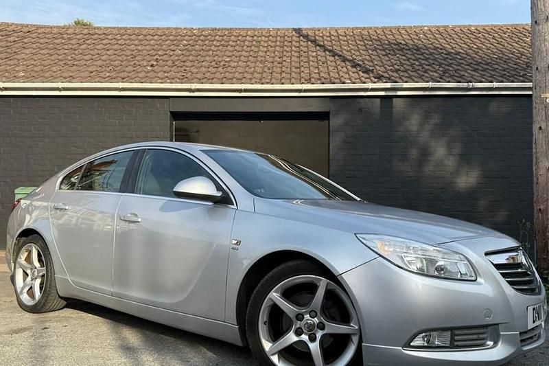 Silver Used 2011 Vauxhall Insignia SRi Hatchback | £1,595 (Good price) - Image 1/1