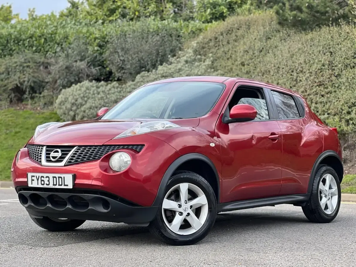 Używany Nissan Juke Visia 94 KM (69 kW) 2013 Czerwony SUV