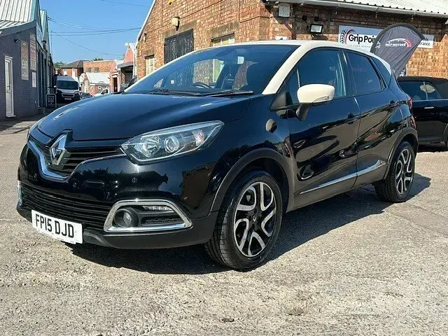 Used Renault Captur Dynamique 90 HP (66 kW) 2015 Black SUV