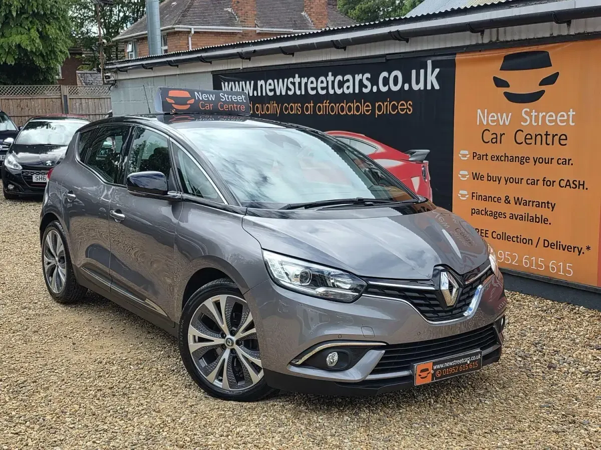 Used Renault Scénic Dynamique 110 HP (80 kW) 2017 Grey MPV