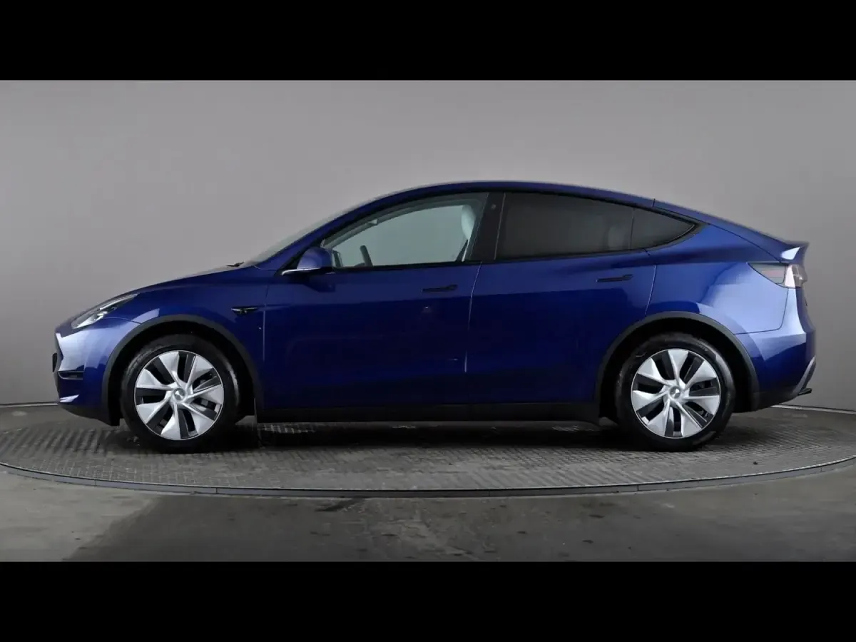 Used Tesla Model Y Long Range AWD 378 kW (514 HP) 2022 Blue SUV