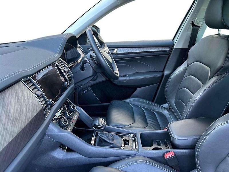 Used Skoda Kodiaq SE L Executive 150 HP (110 kW) 2023 Brilliant silver metallic SUV