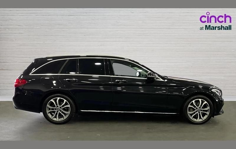 Used Mercedes C250 Premium 200 HP (147 kW) 2018 Black Estate