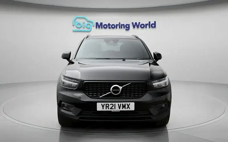 Usado Volvo XC40 R-Design 197 HP (144 kW) 2021 Preto SUV