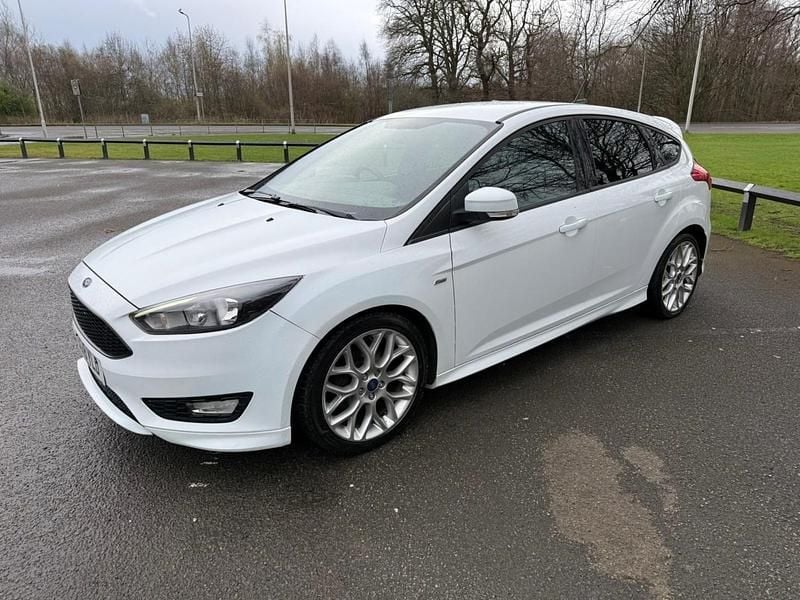 Used Ford Focus ST-Line 2018 White Hatchback