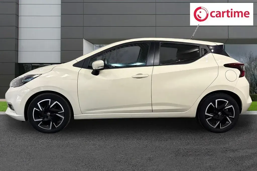 Used Nissan Micra Acenta 92 HP (67 kW) 2022 White Hatchback