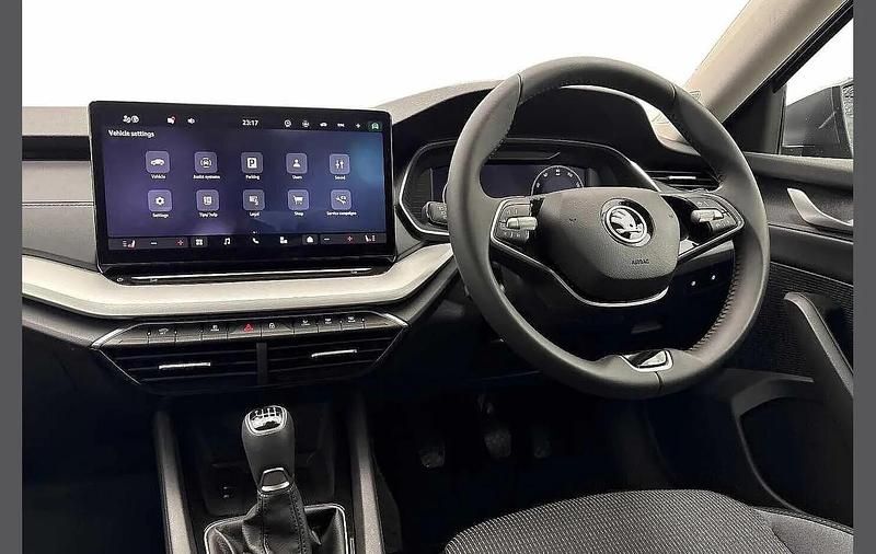 Used Skoda Octavia SE Technology 113 HP (83 kW) 2024 Graphite grey metallic Hatchback