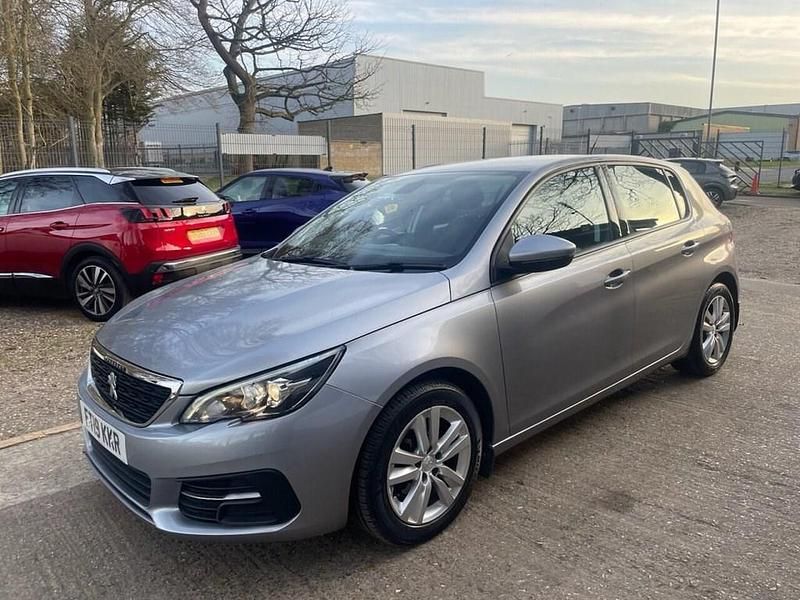 Usado Peugeot 308 Active 130 HP (95 kW) 2019 Cinzento Citadino