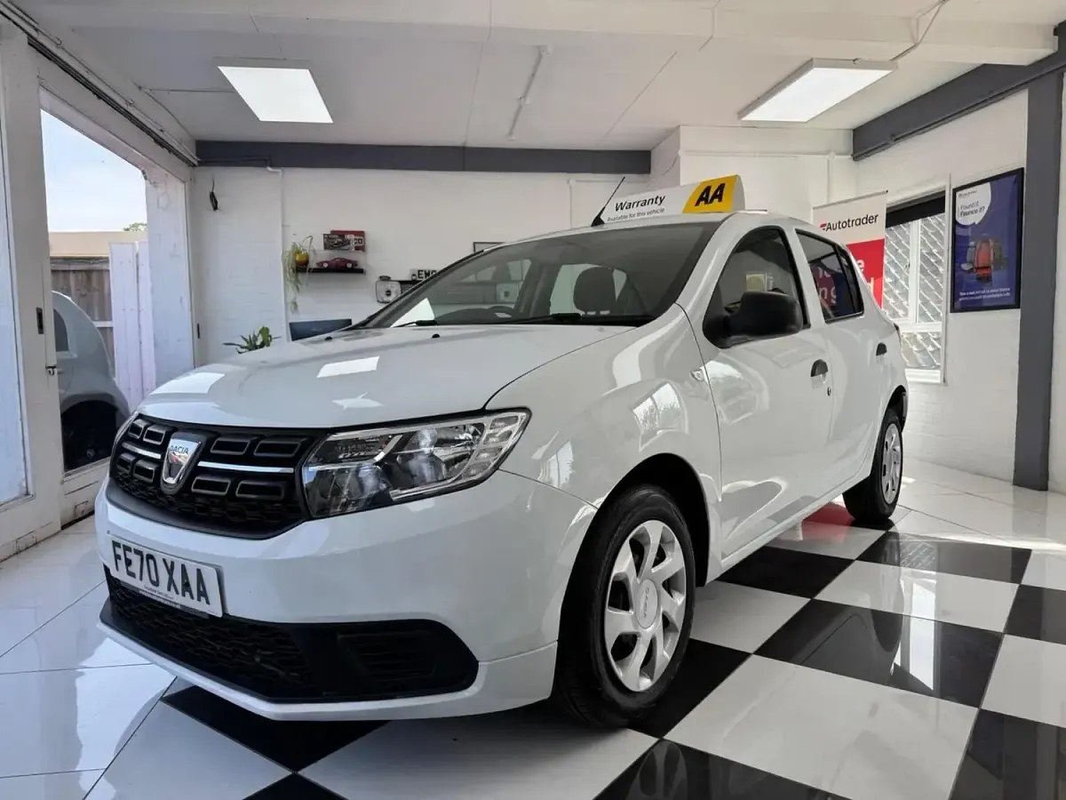 Używany Dacia Sandero Essentiel 91 KM (66 kW) 2020 Biały Hatchback