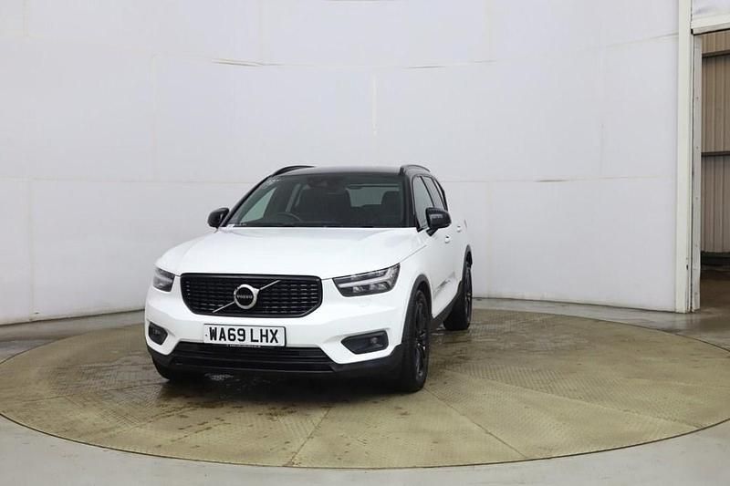 Used Volvo XC40 R-Design 150 HP (110 kW) 2019 White SUV