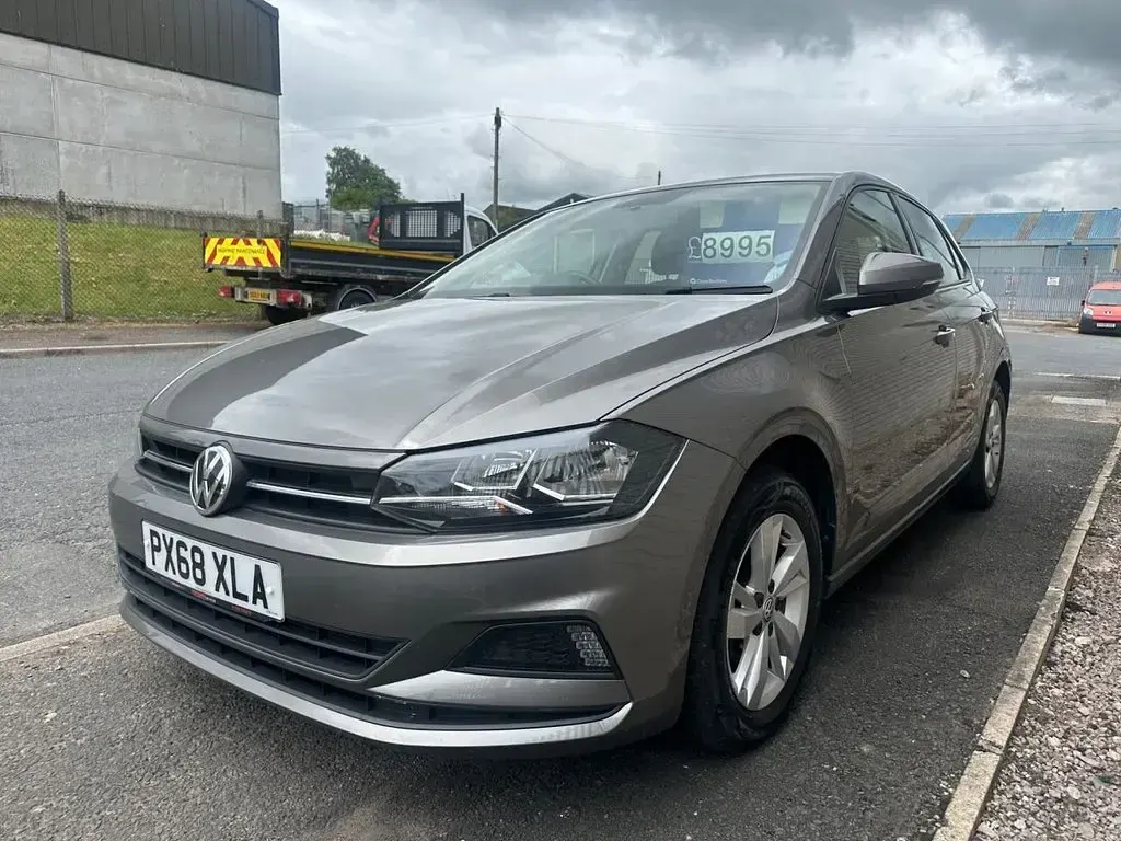 Used VW Polo SE 95 HP (69 kW) 2018 Grey Hatchback