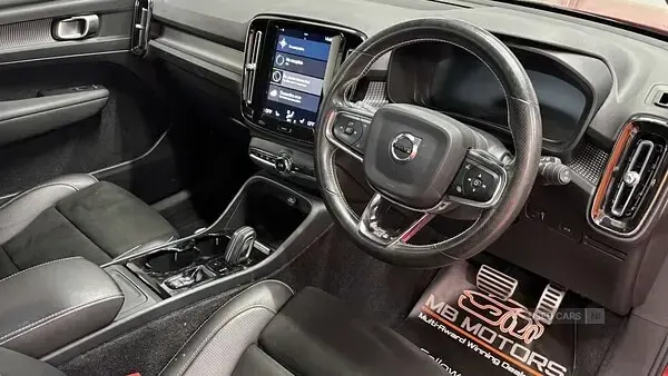 Used Volvo XC40 R-Design 2018 Red SUV