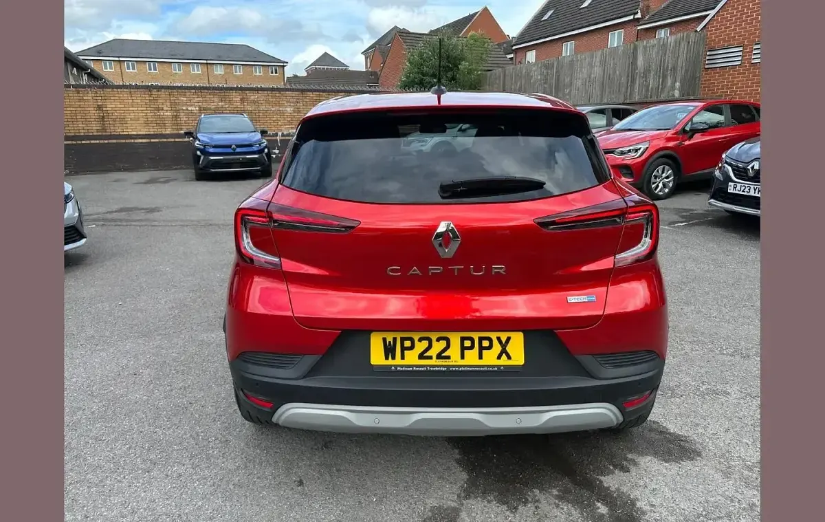 Used Renault Captur Iconic 143 HP (105 kW) 2022 Red  SUV