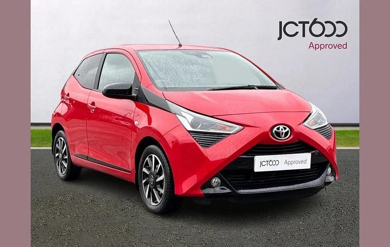 Red Used 2021 Toyota Aygo Trend Hatchback | £9,650 (Fair price) - Image 1/4