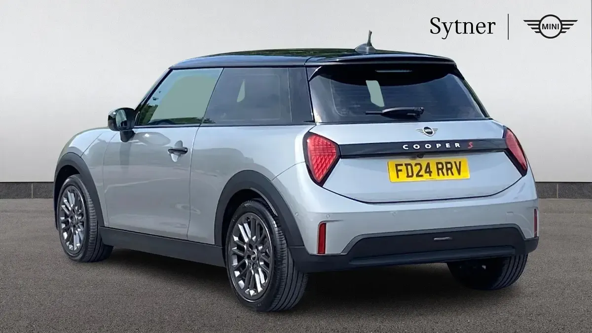 Used Mini Cooper S Hatch 201 HP (147 kW) 2024 Silver Hatchback