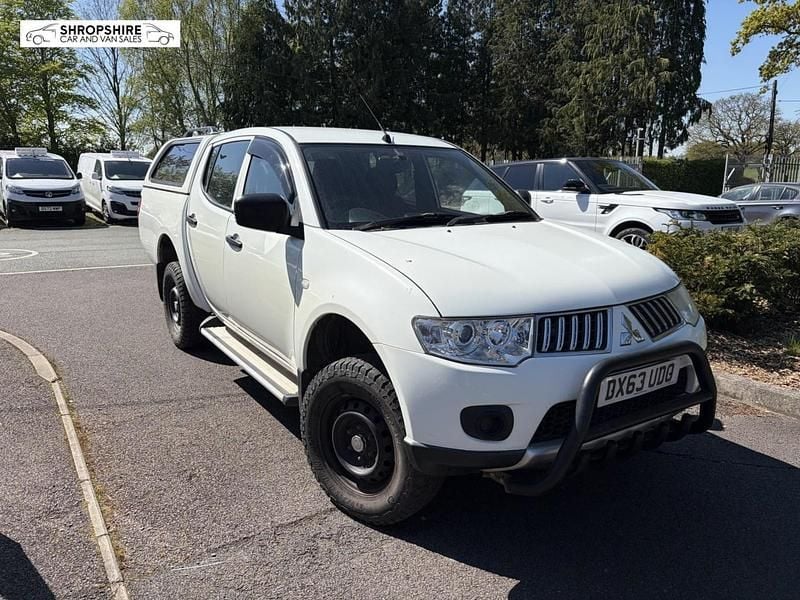 Begagnad Mitsubishi L200 134 HK (98 kW) 2013 Vit Pickup