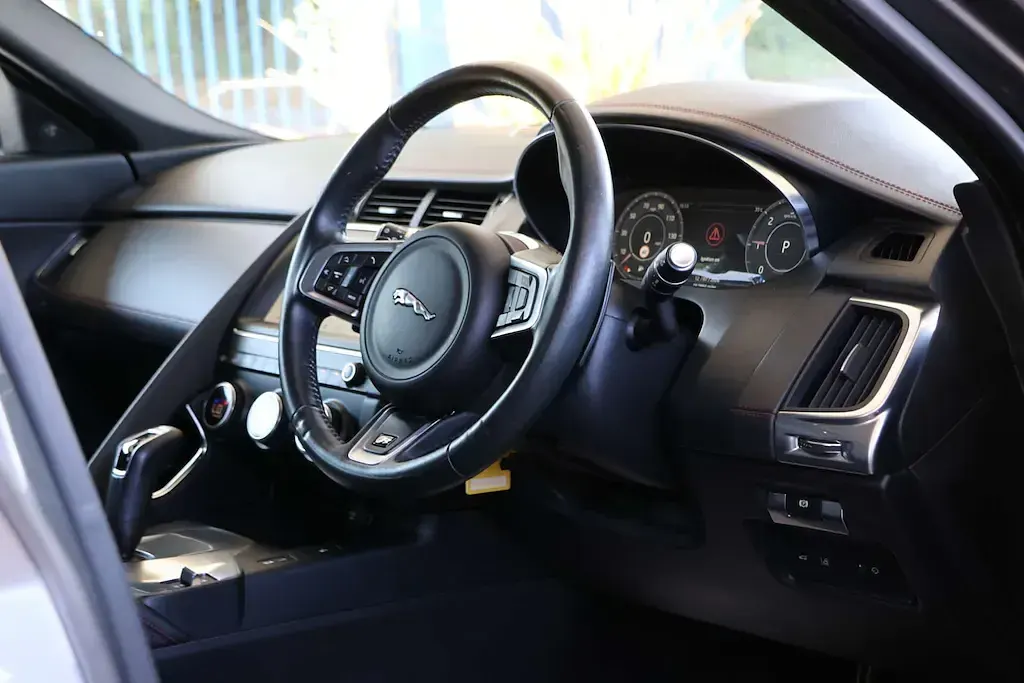 Used Jaguar E-Pace Chequered Flag 180 HP (132 kW) 2019 Grey SUV