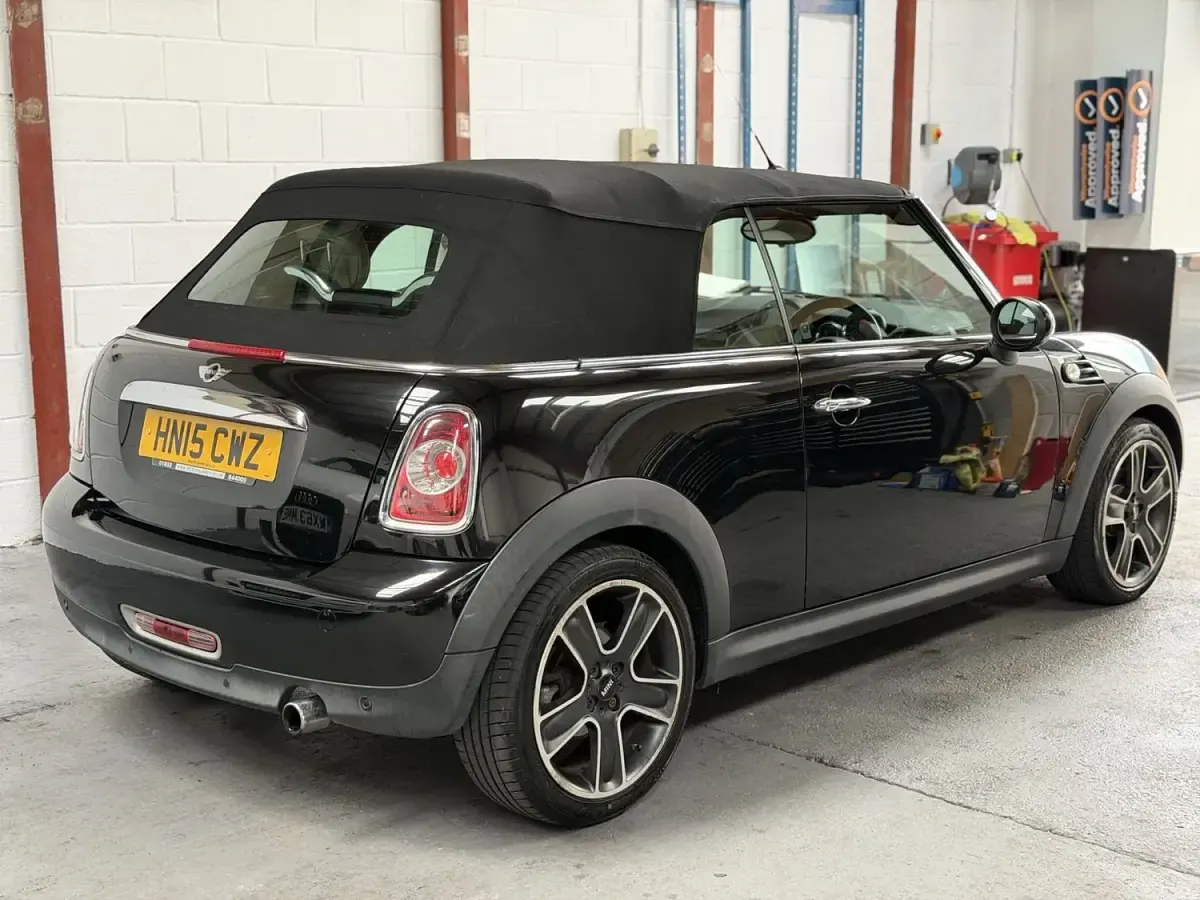 Używany Mini Cooper Cabriolet 122 KM (89 kW) 2015 Czarny Kabriolet
