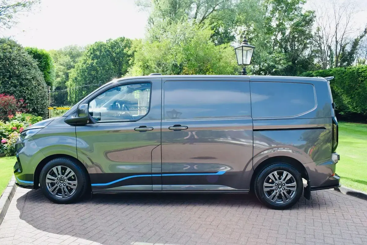 Used Ford Transit Custom Limited 170 HP (125 kW) 2025 Grey Van