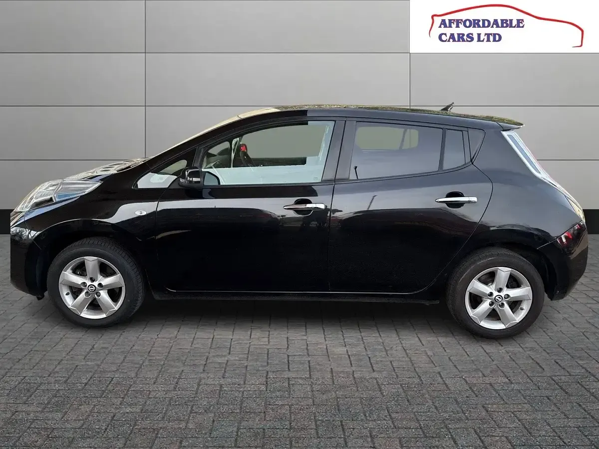 Used Nissan Leaf Acenta 80 kW (109 HP) 2015 Black Hatchback