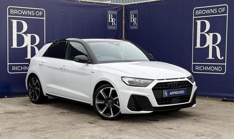 Used Audi A1 Sportback Black Edition 95 HP (69 kW) 2023 White Hatchback