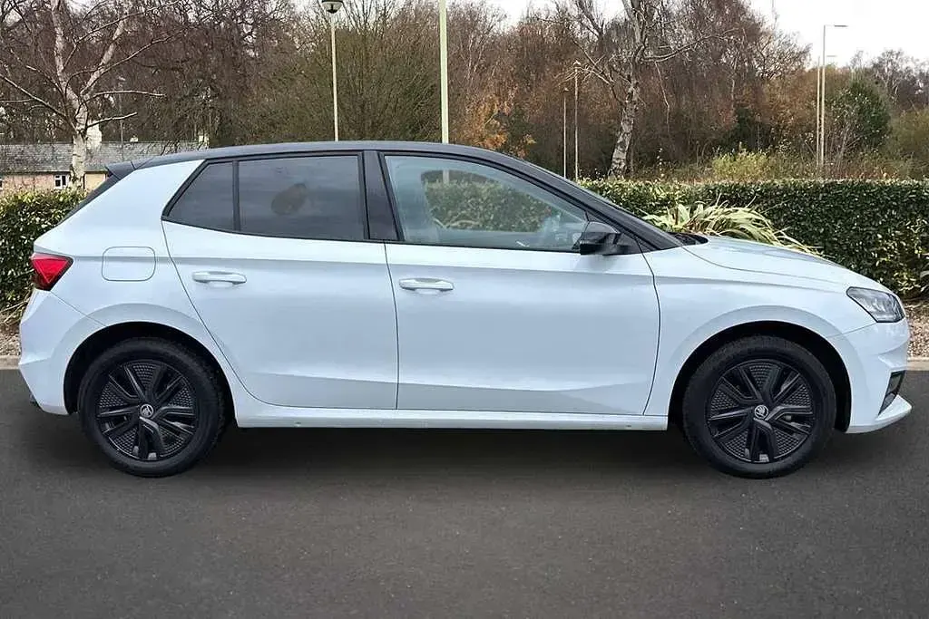 Used Skoda Fabia Design Edition 94 HP (69 kW) 2025 Moon white metallic black magic pearl effect Hatchback