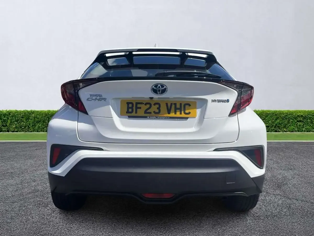 Used Toyota C-HR 2023 White SUV