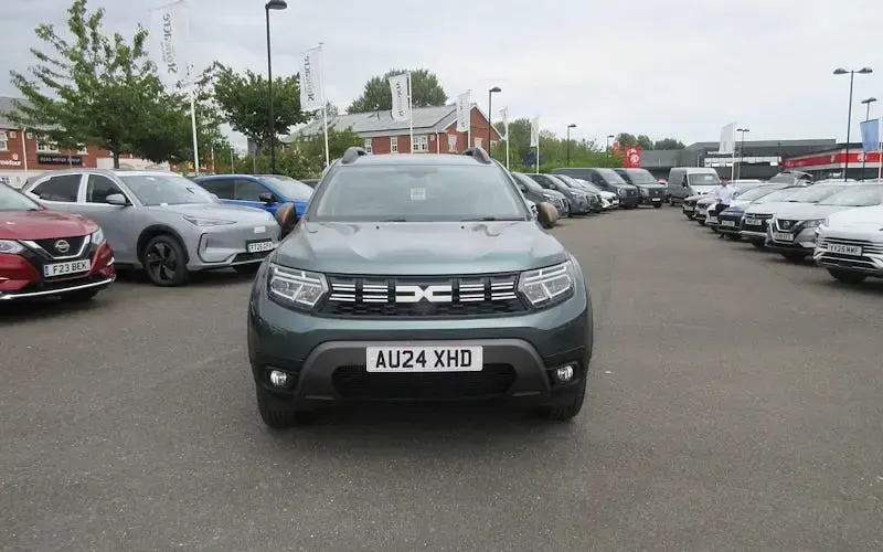 Used Dacia Duster Extreme 130 HP (95 kW) 2023 Green SUV