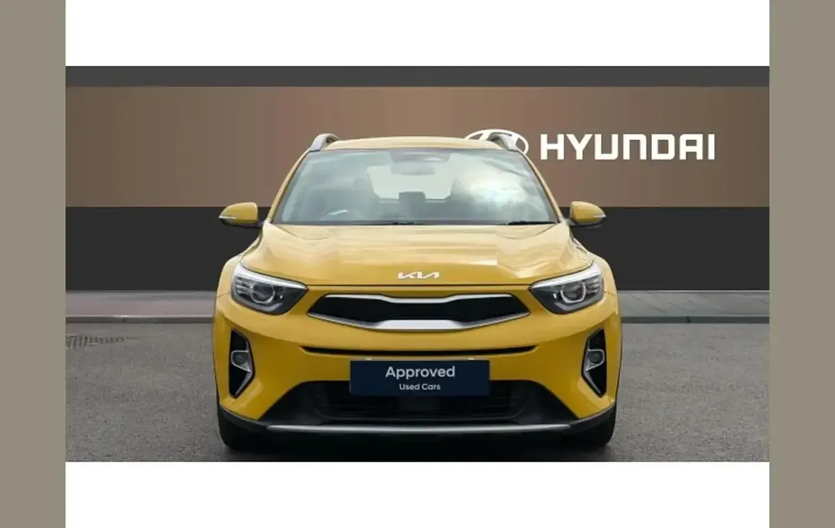 Used Kia Stonic 99 HP (72 kW) 2023 Yellow SUV