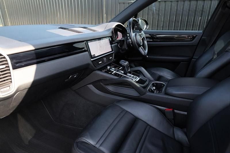 Used Porsche Cayenne S 434 HP (319 kW) 2018 Black SUV