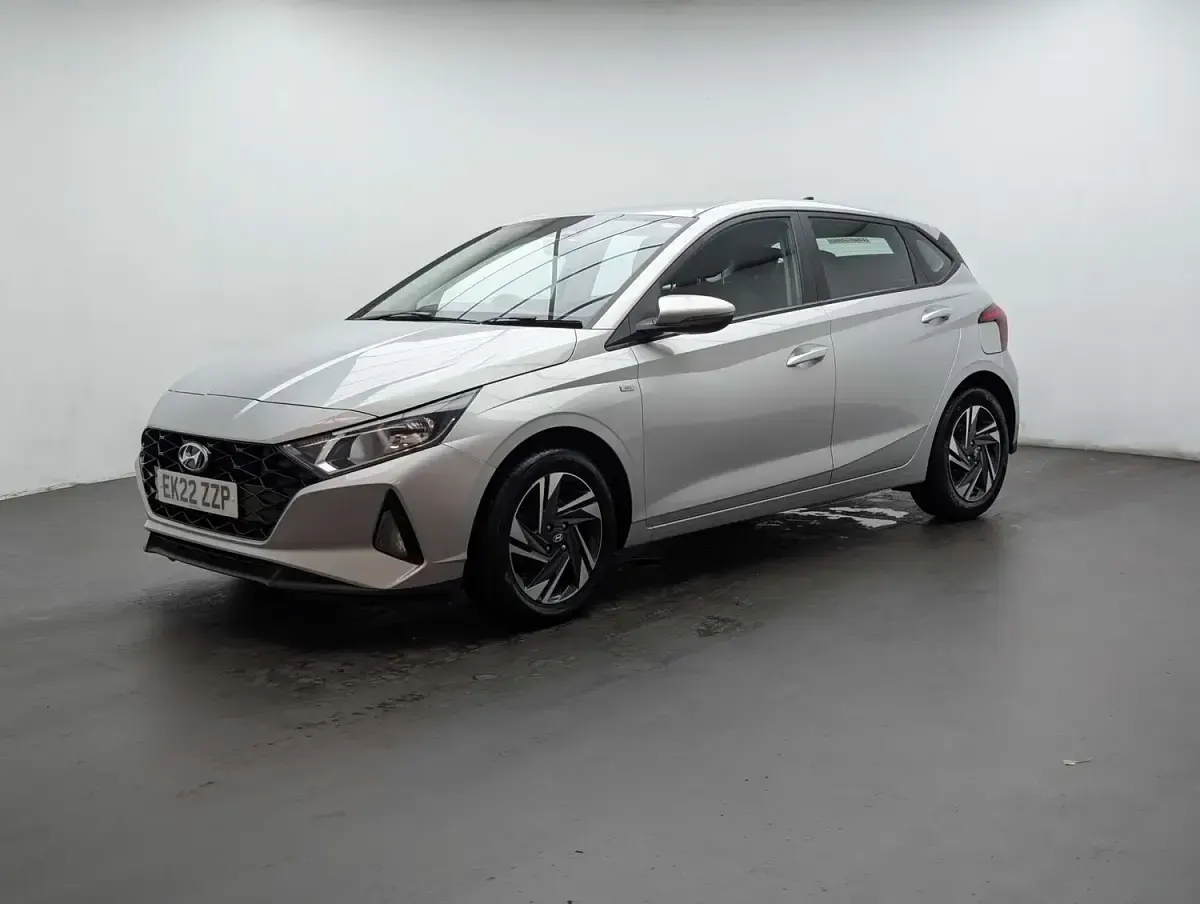 Used Hyundai i20 SE 100 HP (73 kW) 2022 Silver Hatchback