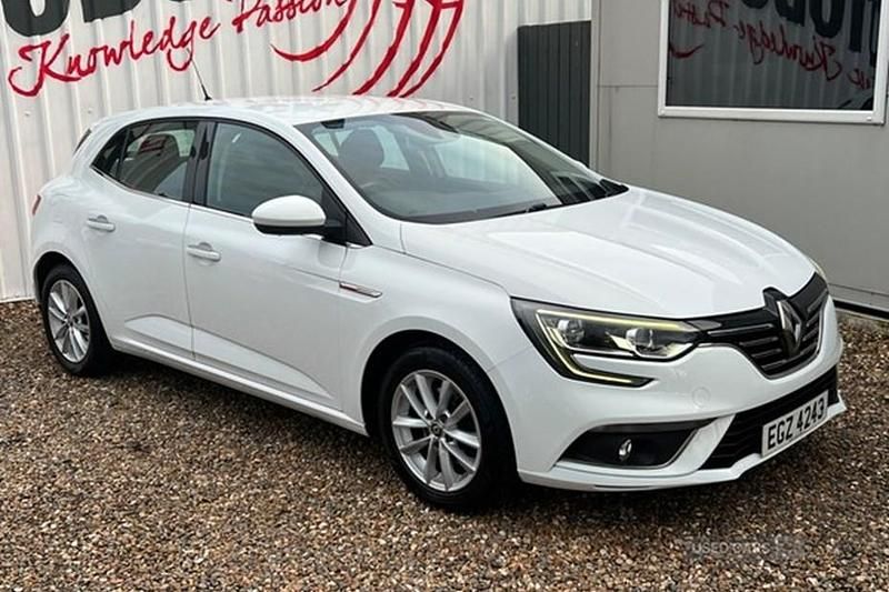 Used 2016 Renault Mégane III Dynamique Hatchback | £6,490 (Fair price) - Image 1/1