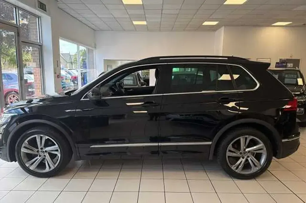 Used VW Tiguan R-line Edition 150 HP (110 kW) 2023 Black SUV