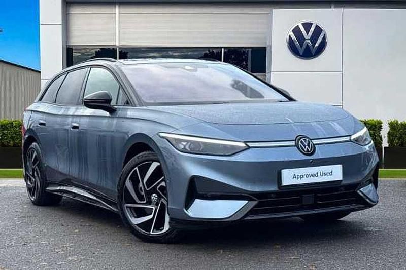 Blue Used 2024 VW ID.7 Pro Estate | £38,490 - Image 1/4