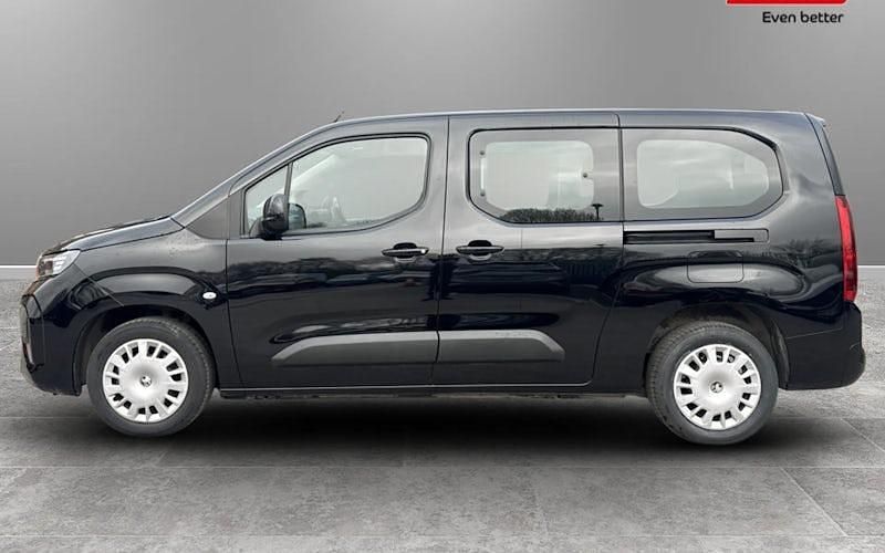Used Vauxhall Combo Design Edition 100 kW (136 HP) 2026 MPV