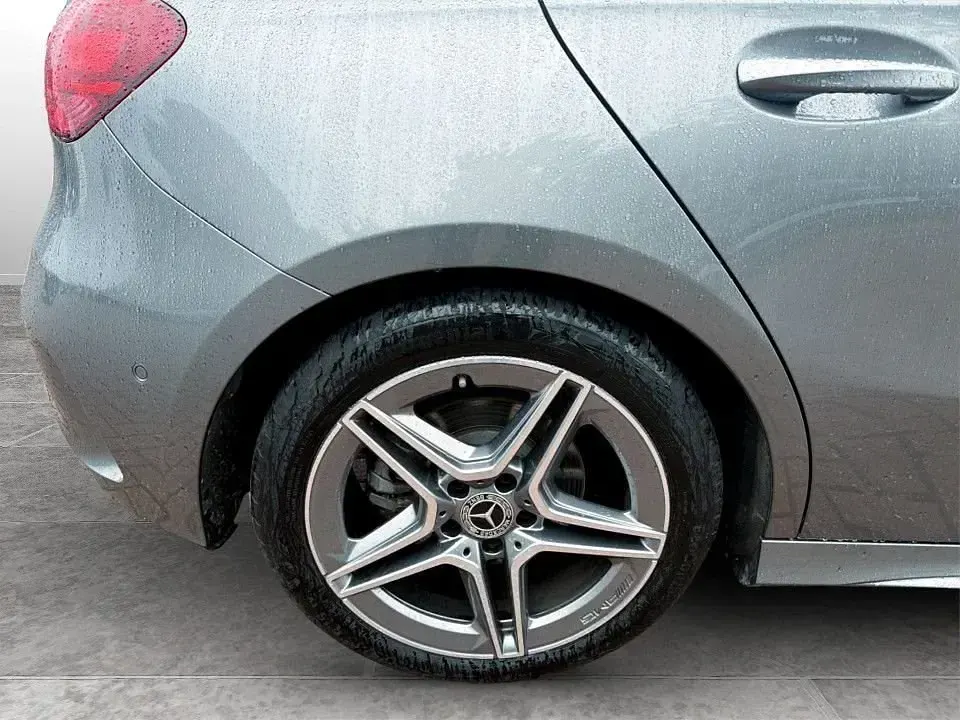 Begagnad Mercedes A200 Executive 163 HK (119 kW) 2024 Grå Halvkombi