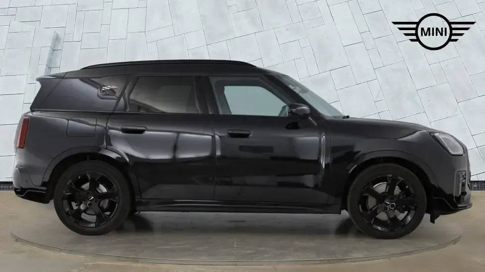 Used Mini Countryman 215 HP (158 kW) 2024 Black SUV