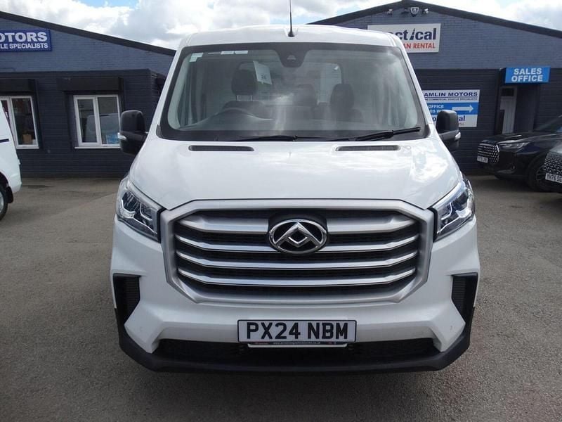 Usado Maxus V90 147 HP (108 kW) 2024 Branco Van
