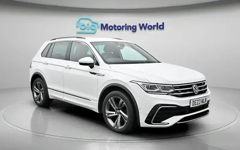 Usado VW Tiguan R-line Edition 150 CV (110 kW) 2023 Blanco SUV