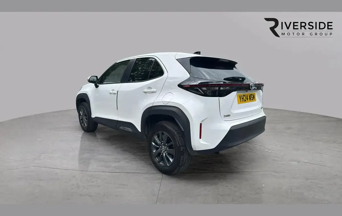 Used Toyota Yaris Cross 113 HP (83 kW) 2024 White SUV