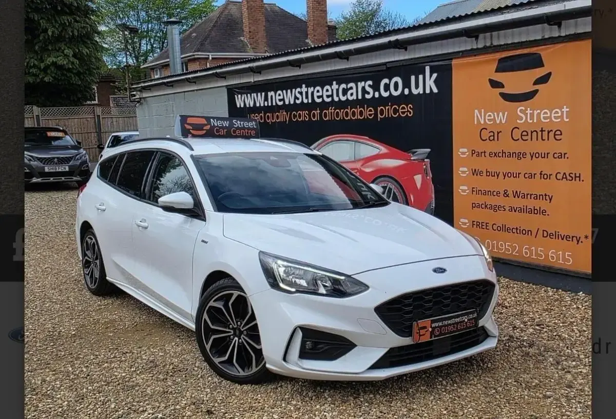 Used Ford Focus ST-Line X 125 HP (91 kW) 2018 White Estate
