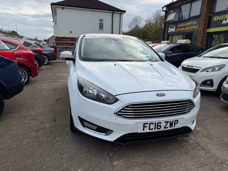 Usado Ford Focus Titanium 125 HP (91 kW) 2016 Branco Citadino