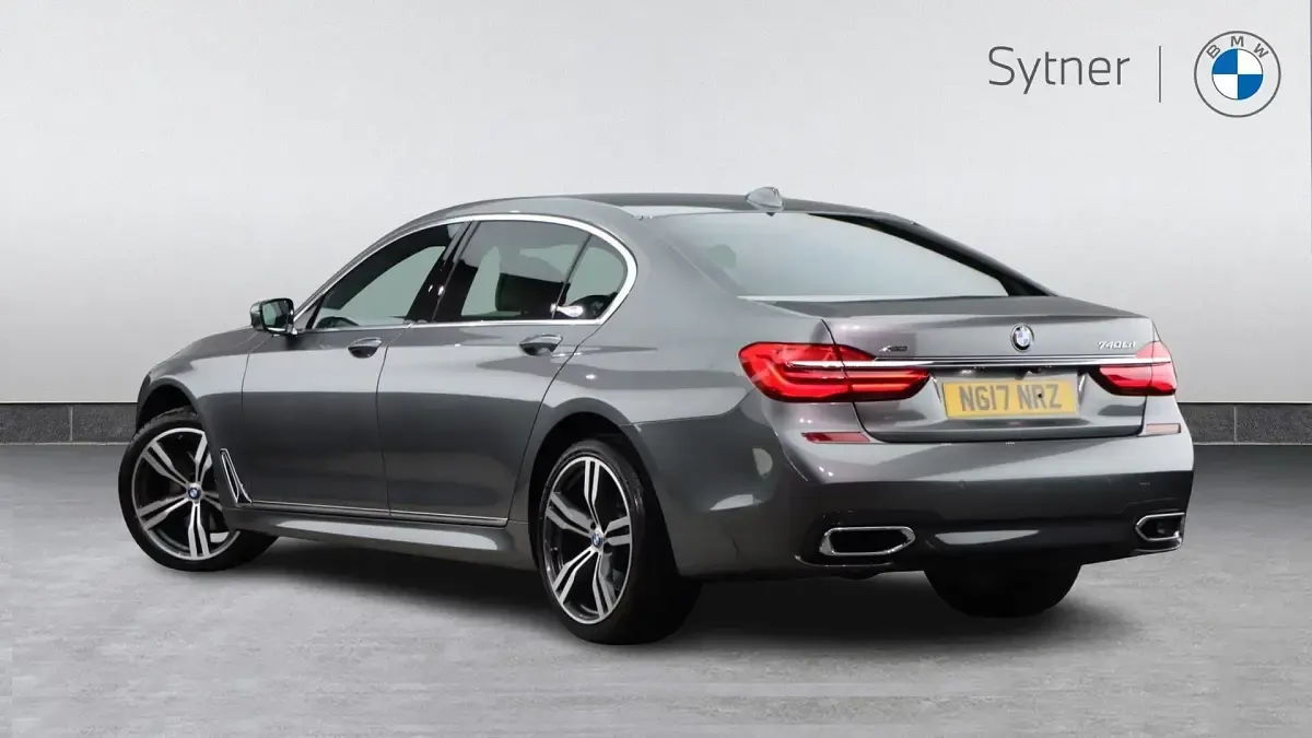 Used BMW 740L M Sport 316 HP (232 kW) 2017 Grey Sedan