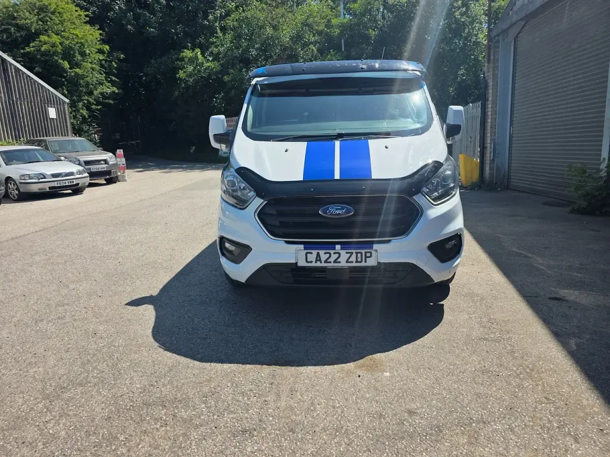 Used Ford Transit Custom Limited 130 HP (95 kW) 2022 White Van